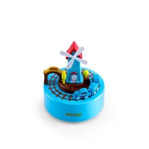 علبة موسيقية قطار المدينة الصغيرة — تعمل بآلية اللف اليدوي