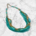 عقد متعدد الخيوط من الخرز التركواز والذهبي