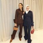 طقم بدلة قطعتين بخطوط دقيقة وتفاصيل على الأكمام - بني