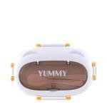 صندوق الغداء مع ملعقة وشوكة