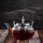 إبريق شاي زجاجي مع مصفاة ومقبض من الستانليس ستيل - 800 مل