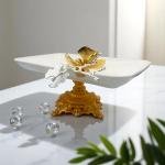 طبق مستطيل سيراميك مزخرف بفراشة على قاعدة ذهبية