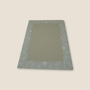 مفرش طاولة ورقي