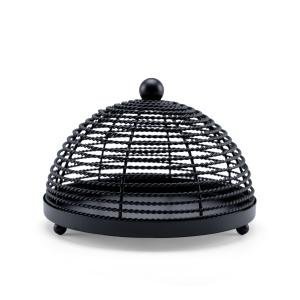 غطاء طعام على شكل قبة من سلك معدني مع صينية
