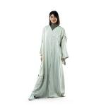 عباية فاخرة بأكمام واسعة وتفاصيل أنيقة