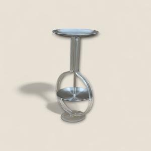 ستاند تقديم بتصميم الساعة الرملية باللون الفضي