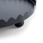 صينية تقديم معدنية  بحواف مفرغة أنيقة