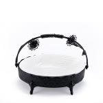 صينية تقديم دائرية مصنوعة من البورسلين بقاعدة حديدية ومقبض