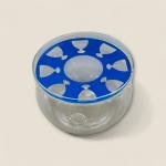 وعاء زجاجي شفاف مع فاصل أزرق