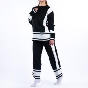 طقم سوت تريكو أنيق بخط عريض