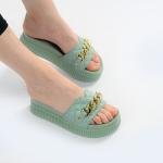 نعال أنيق بتصميم مبطن مع سلسلة ذهبية