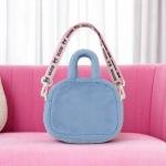 حقيبة كروس قطيفة بشخصية زرقاء مع حزام مطبوع