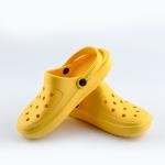 كروكس أصفر عملي ومريح