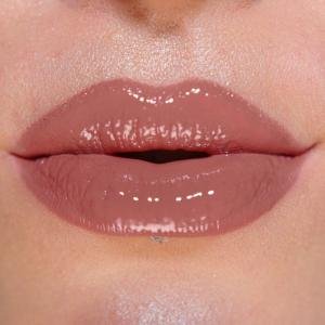 مجموعة تحديد الشفاه من ريفولوشن بلون وردي