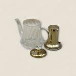 إبريق شاي زجاجي مع مصفاة ذهبية