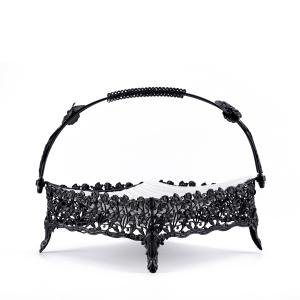 صينية تقديم مربعة مصنوعة من بورسلين بقاعدة حديدية ومقبض