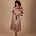 معطف نسائي قصير يبرز القوام بأسلوب أنيق جيوب أمامية عملية وأناقة