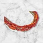 عقد متعدد الخيوط مزين بالخرز بلون ناري