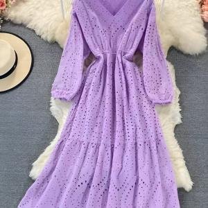 فستان ماكسي بوهيمي بطبقات وتطريز أنيق