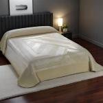 بطانية مورا الإسبانية بنعومة فاخرة (42 كريما)