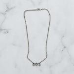 عقد قلادة بثلاث حلقات مترابطة