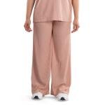 طقم ملابس منزلية بنقشة مضلعة تطريز على الصدر وقصة مريحة راحة وأناقة في كل لحظة