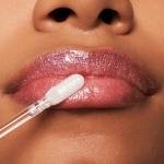 إيسنس أحمر شفاه لامع ميتا جلو 01