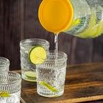 طقم إبريق زجاجي مع تصميم منقوش – 6 أكواب متناسقة