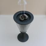 مبخرة أكريليك على شكل مخروطي مع جسم زجاجي مضلع