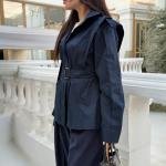 بليزر نسائي أنيق بحزام – تصميم بسيط وعصري