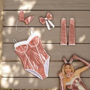 في آي بي طقم لانجيري زي الأرنب الفاخر بلمسة فرو وإكسسوارات إطلالة جريئة