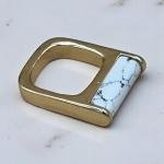 خاتم بارز بتفصيل أسطواني رخامي