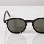 نظارة شمسية بتصميم Panto Fit وعدسات داكنة