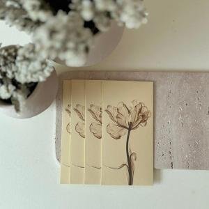 ظرف زهور كلاسيكي – تصميم توليب بسيط