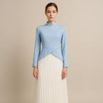 فستان بتصميم بلوزة علوية بنهايات مدببة وبليسية من أسفل