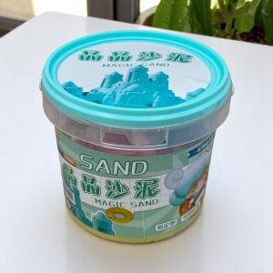 مجموعة بناء القلعة الرملية السحرية طقم لعب بالرمل مع أشكال مصبوبة في وعاء تخزين