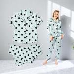 طقم بيجامة VIP من الساتان المنقط مع بلوزة كلاسيكية بأزرار وسروال كامل الطول