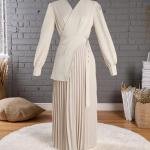 فستان ماكسي مطوي بتصميم أمامي ملفوف وتفاصيل جيب عملي