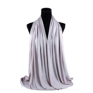 وشاح قطن وشيفون كريمي فاتح ناعم، خفيف وحواف مطرزة بأناقة