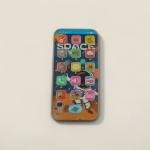 هاتف تعليمي موسيقي للأطفال – تصميم كاميرا دائرية بموضوع الفضاء