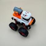 شاحنة استكشاف هيكسا بوست مع مدفع وعجلات بنوابض تعليق