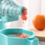 عصارة يدوية بالضغط البارد