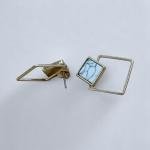 أقراط مربعة متدلية بتصميم رخامي