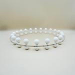 صينية أكريليك مستديرة بإطار خرز خشبي أبيض