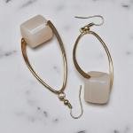 أقراط حلقة على شكل دمعة بحجر أنيق