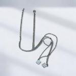 عقد مع قلادتين بتصميم زهرتين