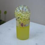 عجينة سلايم مع لعبة طائرة وخرز عائم في علبة كروية شفافة لعبة حسية للأطفال