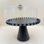 طبق كيك دائري بقاعدة مستديرة من الحديد الأسود