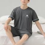 طقم شورت قطني بطباعة الغيوم مطاطي خفيف بمقاسات كبيرة