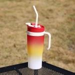 كوب ماء متدرج اللون مع مقبض وغطاء